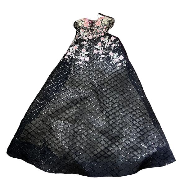 Couture Black Floral Beaded Pattern Prom Dress/ Evening Gown Size 2 - Picture 1 of 4